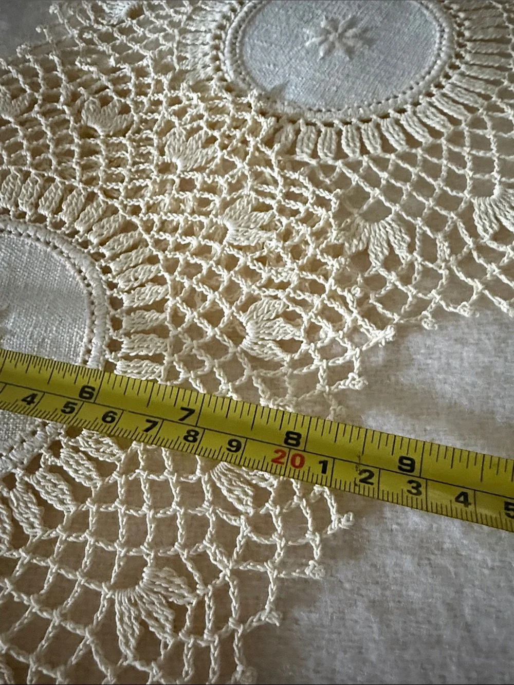Vintage Handmade Cream Crochet Doily Table Runner, placemats & decorative rounds